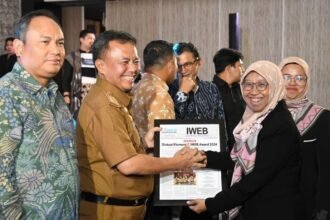 iweb Herman Suryatman Apresiasi Wartawan Bisnis yang Berhasil Selenggarakan IWEB Award 2024
