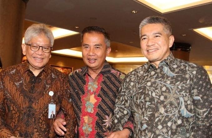 taswin Taswin Zakaria Resmi Jabat Komisaris Utama, Bey Machmudin Minta Bank bjb Jaga Integritas