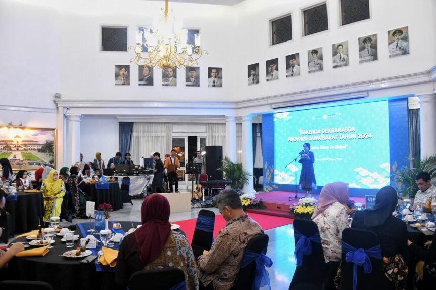 IMG 20241013 WA0004 Amanda Soemedi Dorong Kemajuan UMKM dan Fesyen Tradisional di Pesona Wastra Jabar 2024