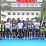 Peserta fun run Hari Bakti Pekerjaan Umum 2024 sesaat dilepas Bey Machmudin di Gedung Sate Bandung.