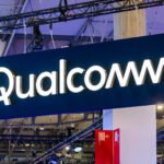 Perusahaan semikonduktor seperti QUALCOMM Incorporated (NASDAQ:QCOM) dan Intel memimpin inovasi ini