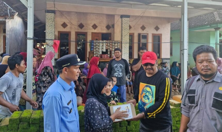 IMG 20241217 WA0003 Bupati Terpilih H. Asep Japar Tunjukkan Kepedulian, Salurkan Bantuan Korban Bencana di Ciemas