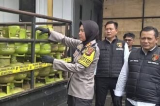 IMG 20241219 WA0018 Polres Sukabumi Kota Ungkap Kasus Gas Elpiji Oplosan Senilai Rp 2,1 Miliar