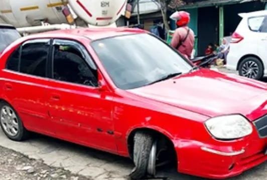 IMG 20241221 WA0004 Tabrakan Beruntun di Jalan Raya Selakopi, Sopir Ngantuk Hyundai Terbang Setelah Seruduk Cayla