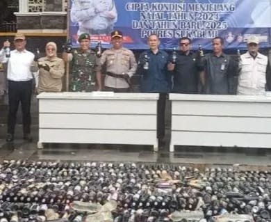 IMG 20241221 WA0019 Polres Sukabumi Musnahkan Ribuan Botol Miras Jelang Natal dan Tahun Baru