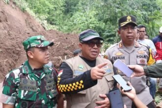 IMG 20241226 WA0010 Bupati Sukabumi Marwan Hamami Tinjau Lokasi Tanah Longsor di Simpenan