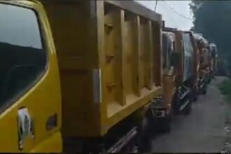 IMG 20241227 WA0002 Antrean Panjang di TPSA Cimenteng Akibat Sewa Beko Telat Dibayar