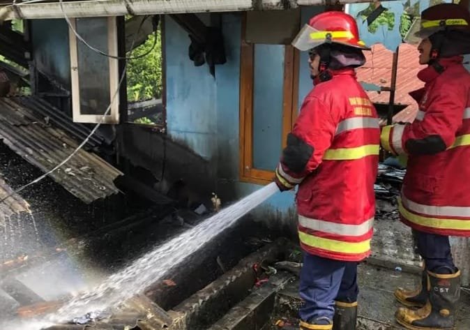 IMG 20241227 WA0051 Si Jago Merah Mengamuk, Rumah Warga di Selabintana Kulon Ludes Terbakar