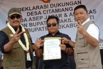 Asep Jena, SH (tengah) Ketua Relawan AJ bersama H. Asep Japar dan H. Andreas. (Telusur Bisnis)