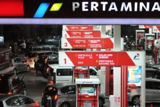 Meskipun beberapa jenis BBM mengalami kenaikan harga, masyarakat bisa bernapas lega karena harga Pertalite dan Pertamax tetap stabil.