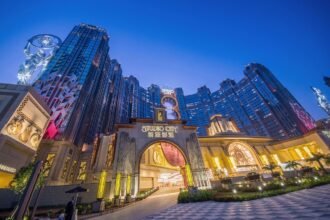 Investor Melco Resorts & Entertainment Dihantam Penurunan: Apa yang Terjadi?