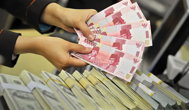 Pelemahan rupiah ini sebagian besar dipengaruhi oleh sinyal pemulihan ekonomi Amerika Serikat (AS) yang mulai terlihat lebih kuat.
