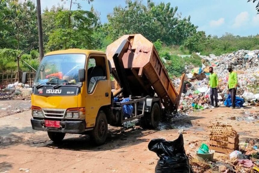 IMG 20250102 WA0003 DLH Kabupaten Sukabumi Prioritaskan Sampah di Lokasi Wisata Usai Liburan Tahun Baru