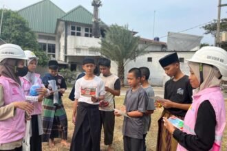 IMG 20250106 WA0024 Turut Jaga Keandalan Sistem, Srikandi PLN UPT Bekasi Lakukan Sweeping Layang-layang