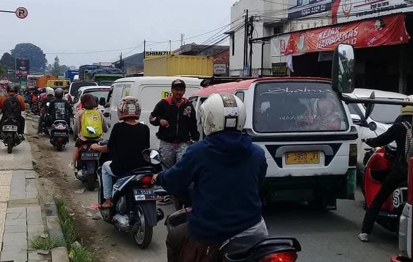 IMG 20250126 WA0000 Libur Panjang Imlek, Jalur Cicurug - Sukabumi Macet Parah