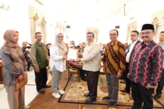 Sekda Kabupaten Sukabumi H.Ade Suryaman menerima Kunjungan Kepala Badan Penyelenggara Jaminan Produk Halal (BPJPH) uguna berkoordinasi dengan Beberapa Perusahaan di Kabupaten Sukabumi.