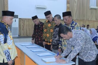 Prosesi pelantikan sejumlah pejabat di Kecamatan Palabuhanratu. (Istimewa)