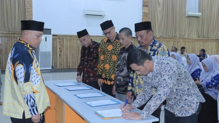 Prosesi pelantikan sejumlah pejabat di Kecamatan Palabuhanratu. (Istimewa)