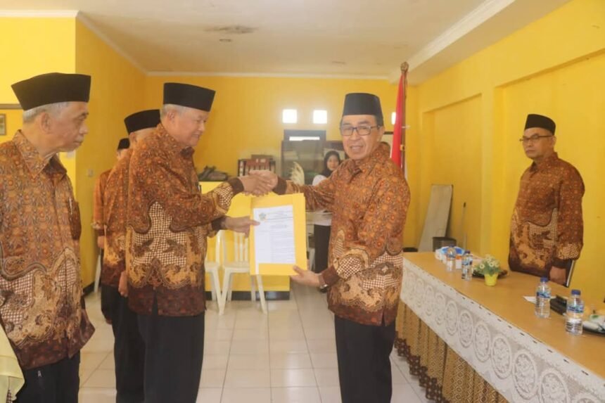 H. Ade Suryaman, resmi melantik kepengurusan Persatuan Wredatama Republik Indonesia (PWRI) Unit Sekretariat Daerah Kabupaten Sukabumi.