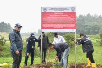ementerian Lingkungan Hidup (KLH) menyegel dan menghentikan pembangunan di Kawasan Ekonomi Khusus (KEK) Danau Lido yang dikembangkan oleh perusahaan milik Harry Tanoesodibjo.