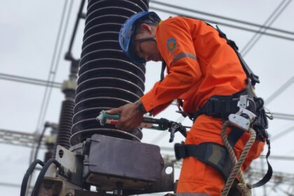 PLN UPT Bekasi Jaga Suplai Pasokan Listrik Tetap Andal di Momen Tahun Baru Imlek