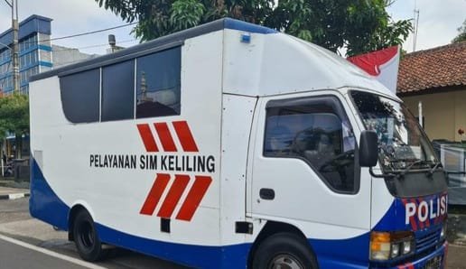 Mobil Layanan SIM Keliling di Pasar Parungkuda Sukabumi