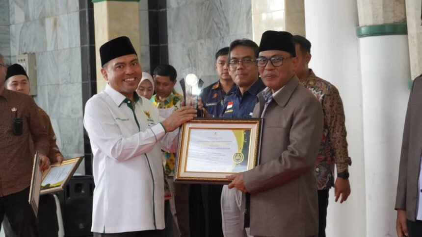 Kecamatan Jampang Tengah, Kabupaten Sukabumi, kembali mencatat prestasi membanggakan sebagai Unit Pengumpul Zakat (UPZ) terbaik.