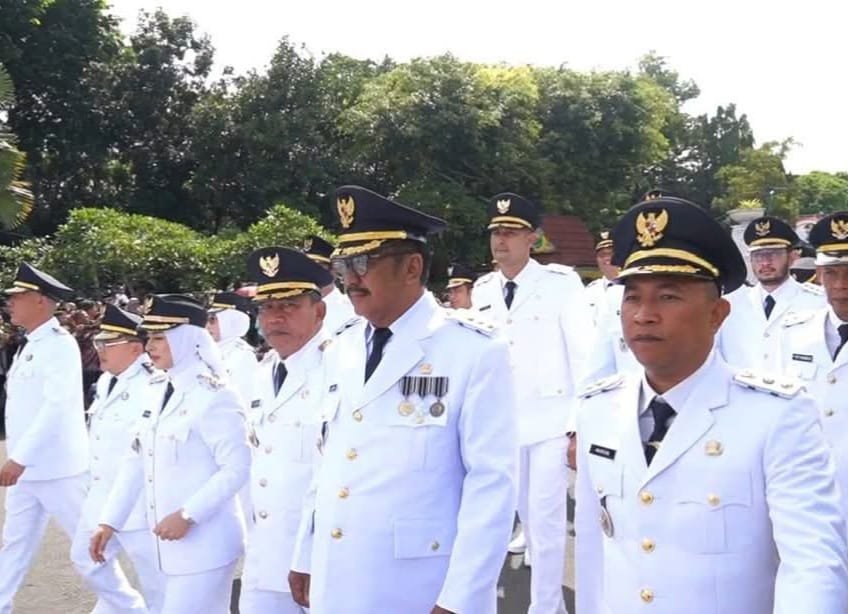 Pasangan H. Asep Japar dan H. Andreas resmi dilantik sebagai Bupati dan Wakil Bupati Sukabumi periode 2025-2030.