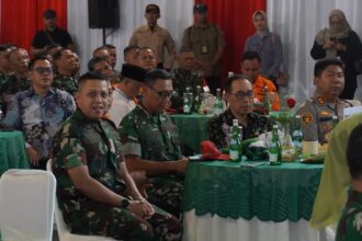 Sekretaris Daerah (Sekda) Kabupaten Sukabumi, H. Ade Suryaman, turut hadir dalam kunjungan kerja Panglima TNI Jenderal Agus Subiyanto ke Makodim 0607/Kota Sukabumi pada Jumat, 21 Februari 2025.