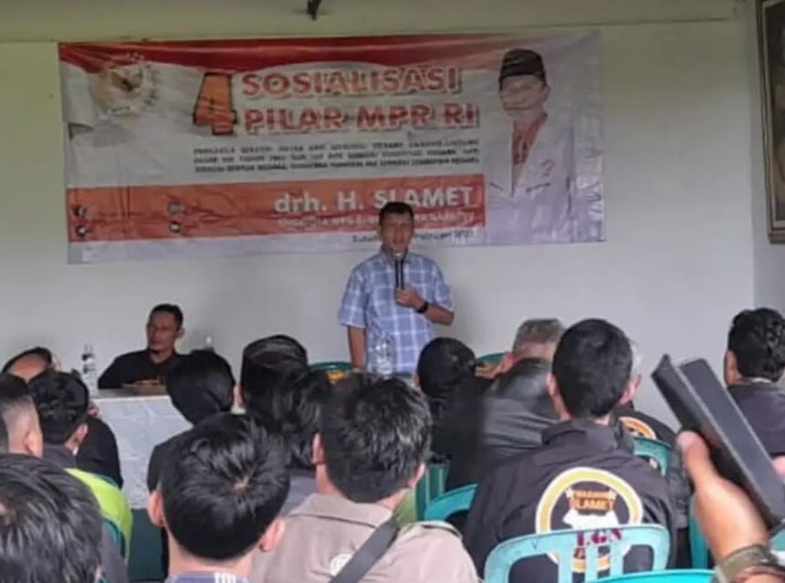 Mengawal Demokrasi dan Empat Pilar Kebangsaan: drh. Slamet Ajak Warga Parungkuda Berperan Aktif 1 drh Slamet, melaksanakan sosialisasi Empat Pilar MPR RI