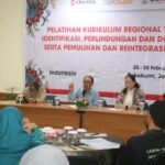 Sekda Kabupaten Sukabumi, Ade Suryaman, resmi membuka pelatihan penanganan korban TPPO bertajuk "Identifikasi, Perlindungan, dan Dukungan Korban"