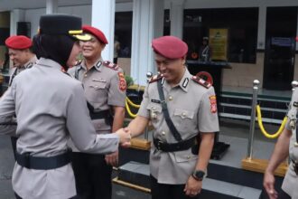 Polres Sukabumi Kota resmi menggelar serah terima jabatan (sertijab) Kasat Reskrim dan Kasat Narkoba di halaman Mapolres