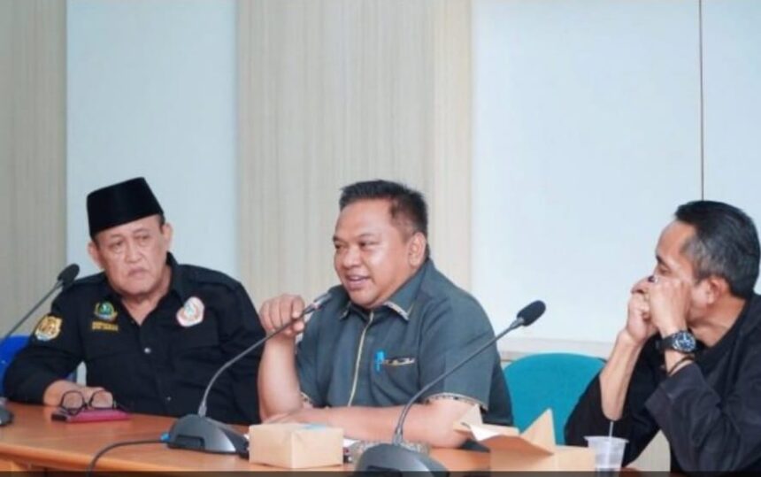 Budi Azhar Mutawali , Ketua DPRD Sukabumi