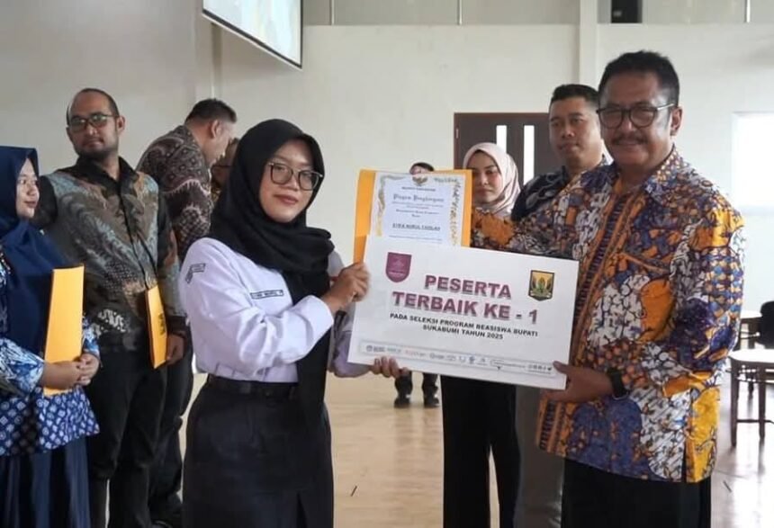 Sebanyak 150 putra-putri terbaik Kabupaten Sukabumi resmi menerima beasiswa Bupati 2025 untuk menempuh pendidikan strata 1 di Universitas Nusa Putra.