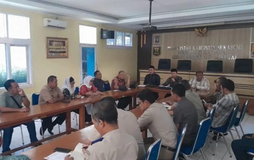 Komisi I DPRD Kabupaten Sukabumi memimpin mediasi sengketa lahan garapan di Desa Girimukti
