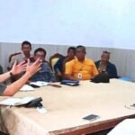 Rapat yang dipimpin Sekretaris Daerah (Sekda) Ade Suryaman di Gedung Negara Pendopo Sukabumi, Selasa (4/3/2024), dihadiri perwakilan Bappelitbangda, BPKAD, Dinas Kesehatan, dan instansi terkait.