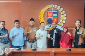 Ketua Komisi III, Hera Iskandar, didampingi Wakil Ketua III DPRD Sukabumi, Ramzi Akbar Yusuf, serta anggota dewan lainnya