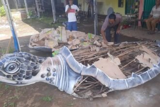 Patung Penyu Gadobangkong di Alun-alun Palabuhanratu, Kabupaten Sukabumi