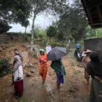 Longsor yang mengakibatkan tembok penahan tanah (TPT) di Kampung Cijagung Lapang, Desa Gedepangrang, jebol.