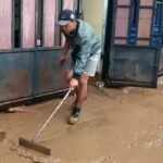 Banjir bandang menerjang Perumahan Pratama Indah Residence di Desa Bojong, Kecamatan Cikembar, Jumat (7/3/2025)