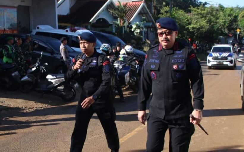 Dansat Brimob Polda Jawa Barat Kombes Pol. Donyar Kusumadji memimpin pengamanan kunjungan kerja Wakil Presiden