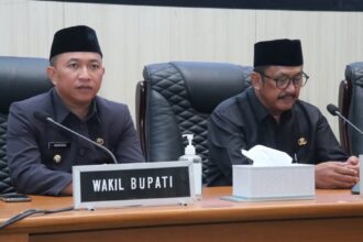 Bupati Sukabumi, H. Asep Japar, bersama Wakil Bupati H. Andreas