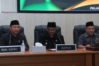 Wakil Bupati Andreas dan Bupati Sukabumi H. Asep Japar