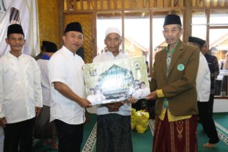 Wakil Bupati (Wabup) Sukabumi, H. Andreas, menegaskan pentingnya mempertahankan tradisi Muhibah Ramadhan Sukabumi sebagai upaya memperkuat silaturahmi antara ulama