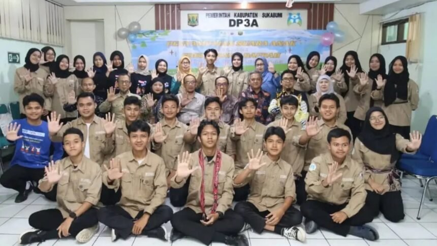 Forum Anak Daerah (FAD) atau Forum Barudak Sukabumi (FORBUMI)