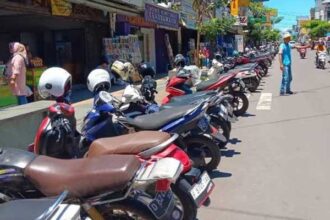 Dinas Perhubungan (Dishub) Kota Sukabumi menargetkan Pendapatan Asli Daerah (PAD) dari sektor retribusi parkir sebesar Rp1,4 miliar pada 2025.