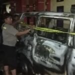 Mobil ambulans milik Pemerintah Desa Cibaregbeg, Kecamatan Sagaranten, Kabupaten Sukabumi, yang terbakar pada Rabu (12/03/2025)