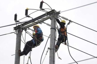 PT PLN (Persero) Unit Pelaksana Pelayanan Pelanggan (UP3) Sukabumi berhasil memulihkan 100% aliran listrik ke 126.940 pelanggan yang terdampak banjir dan longsor