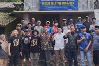 Anggota DPRD Kabupaten Sukabumi dari Fraksi PKB, Dadang Hermawan, menggelar buka puasa bersama (bukber) dengan nelayan Minajaya