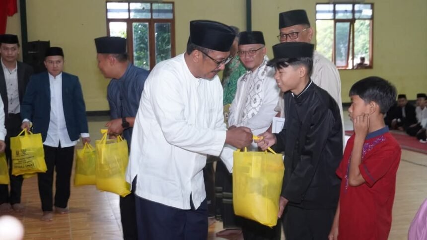 Bupati Sukabumi H. Asep Japar menggelar Muhibah Ramadhan di Pondok Pesantren Modern Assalam Putri Warungkiara